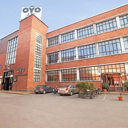 Oyo Hotel Parque Empresarial Авілес Екстер'єр фото