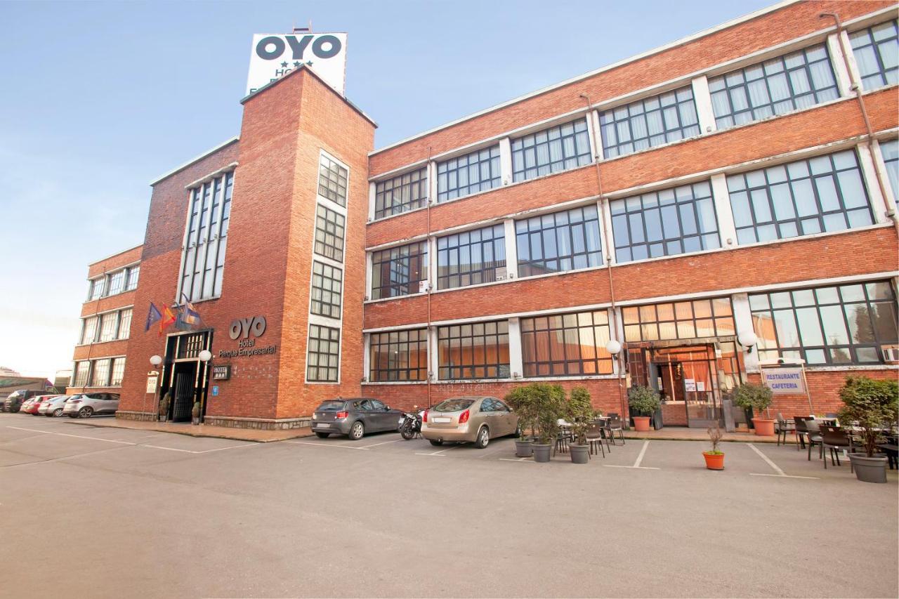 Oyo Hotel Parque Empresarial Авілес Екстер'єр фото