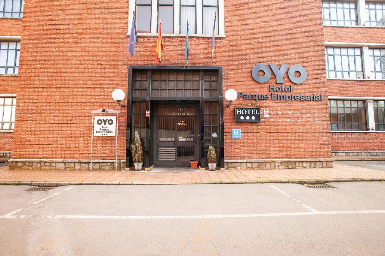 Oyo Hotel Parque Empresarial Авілес Екстер'єр фото