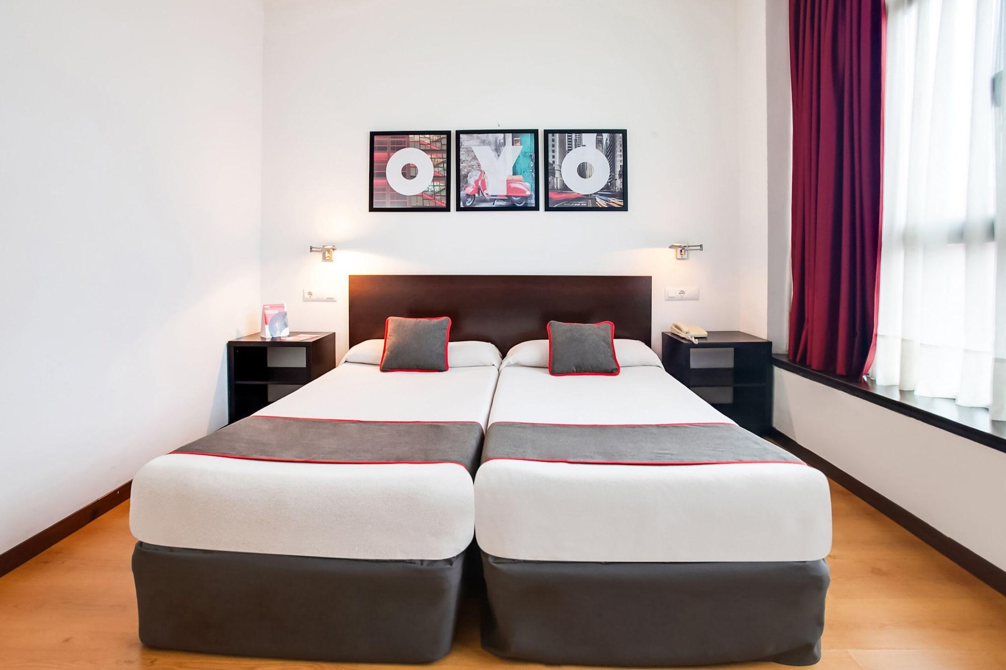 Oyo Hotel Parque Empresarial Авілес Екстер'єр фото