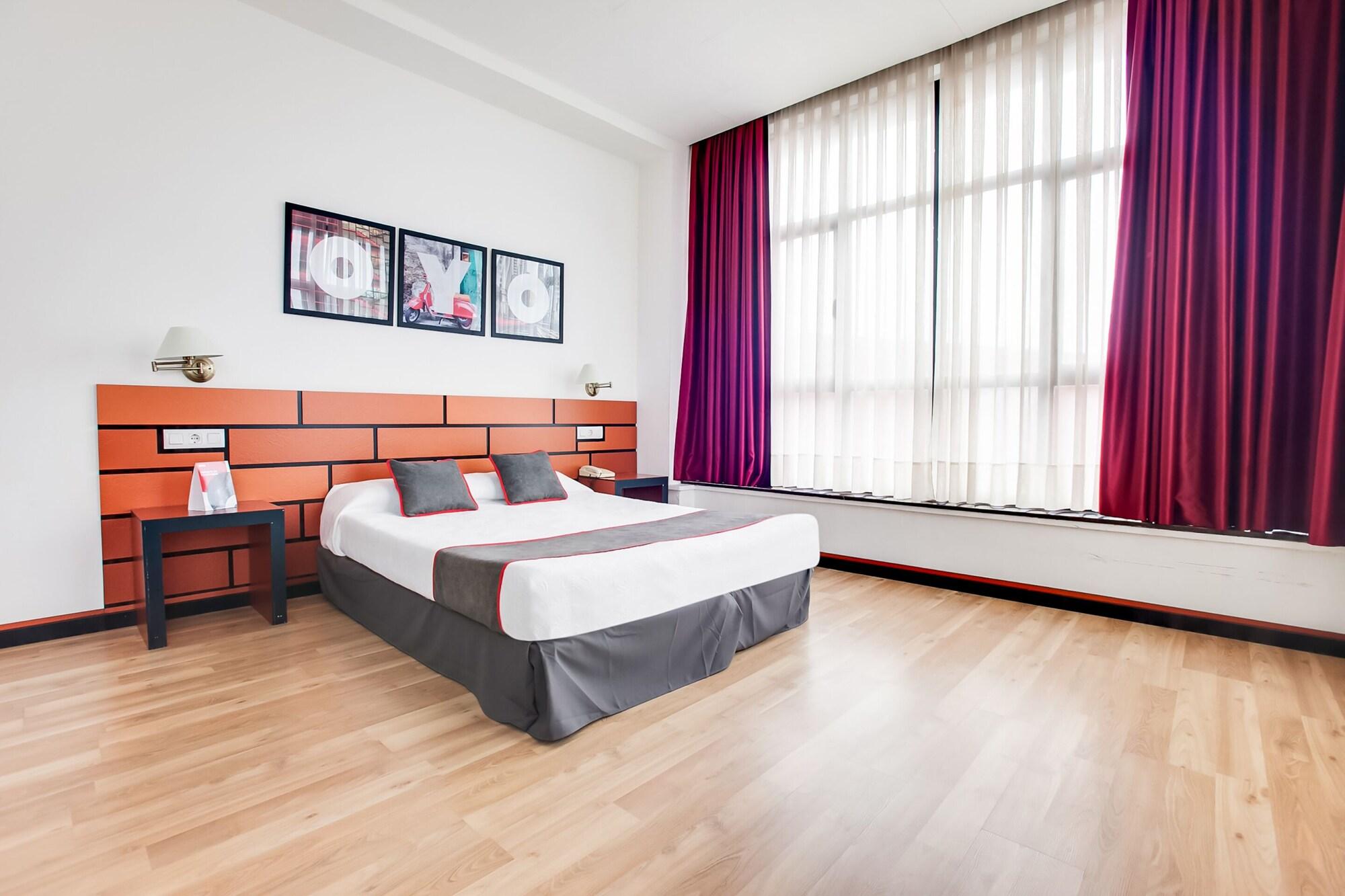 Oyo Hotel Parque Empresarial Авілес Екстер'єр фото