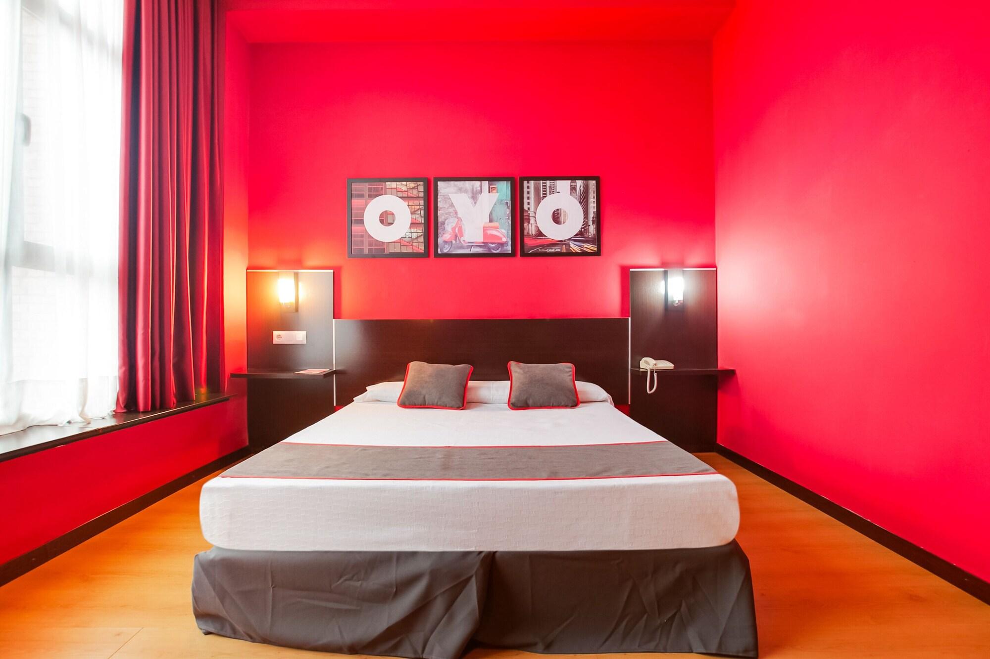 Oyo Hotel Parque Empresarial Авілес Екстер'єр фото