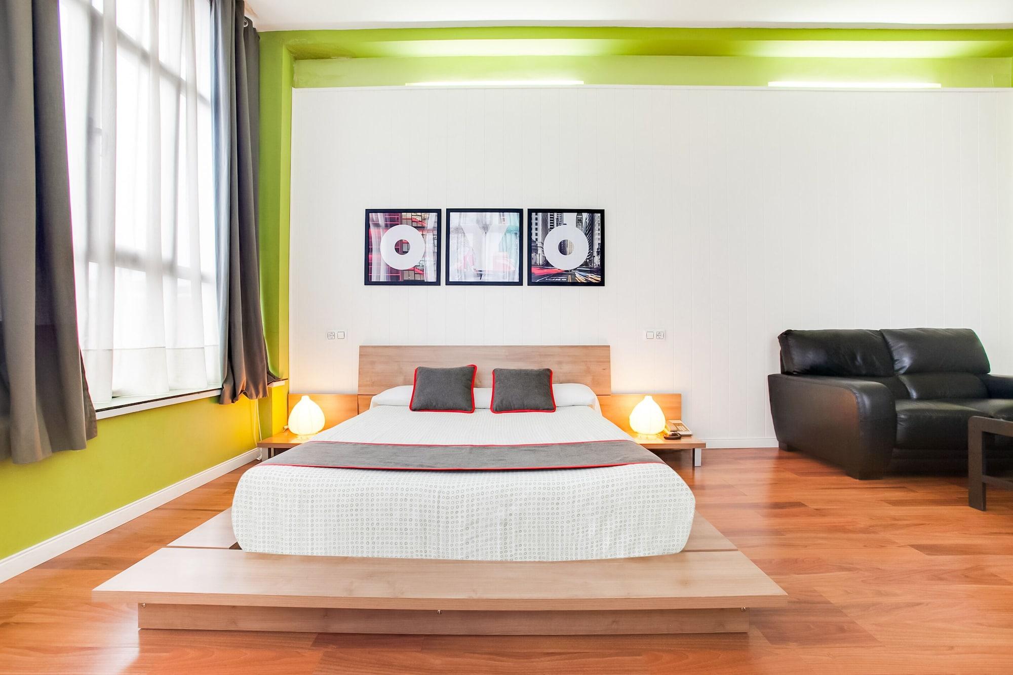 Oyo Hotel Parque Empresarial Авілес Екстер'єр фото