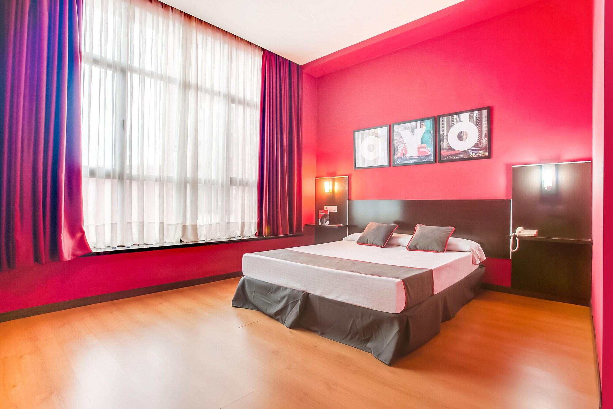 Oyo Hotel Parque Empresarial Авілес Екстер'єр фото