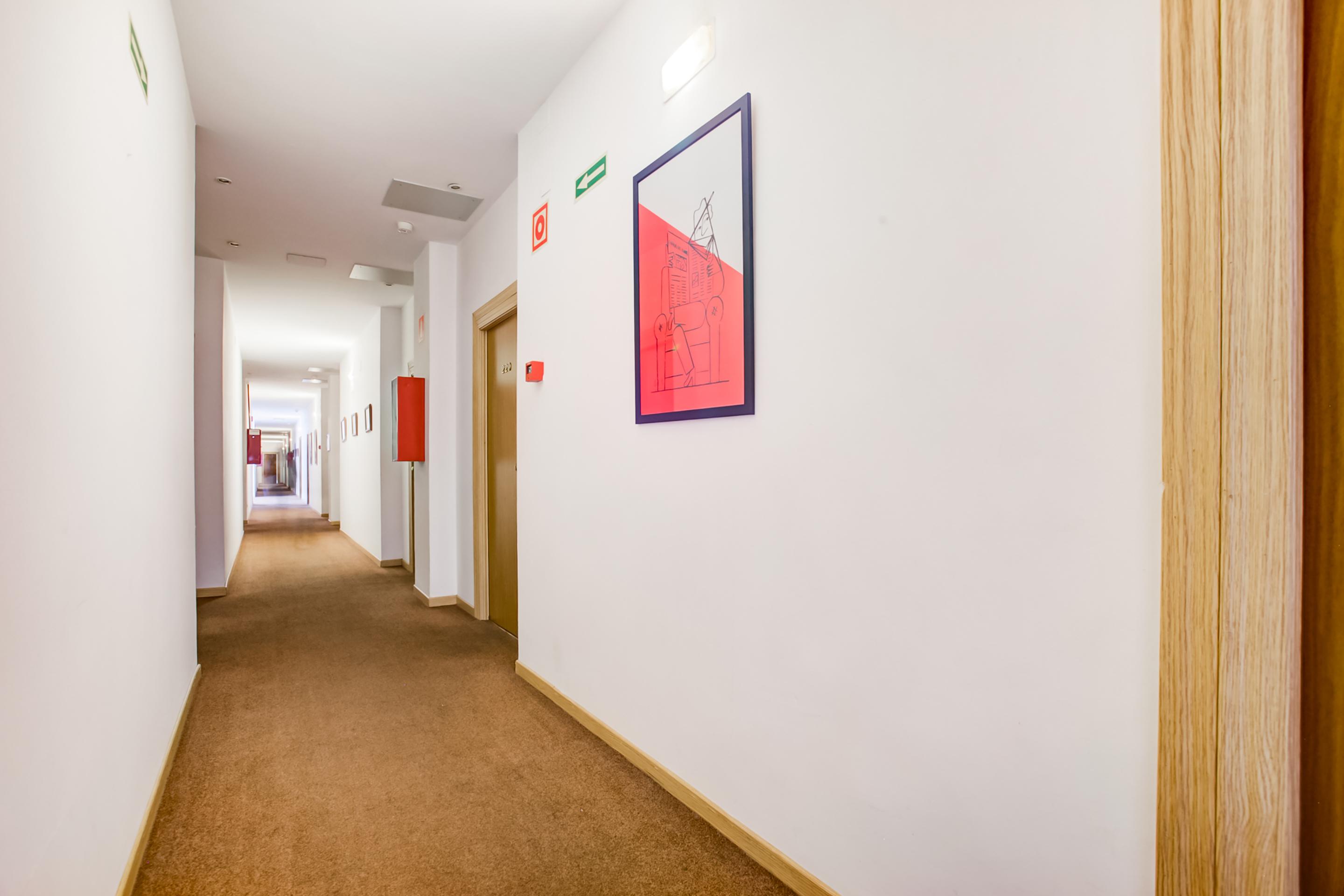 Oyo Hotel Parque Empresarial Авілес Екстер'єр фото